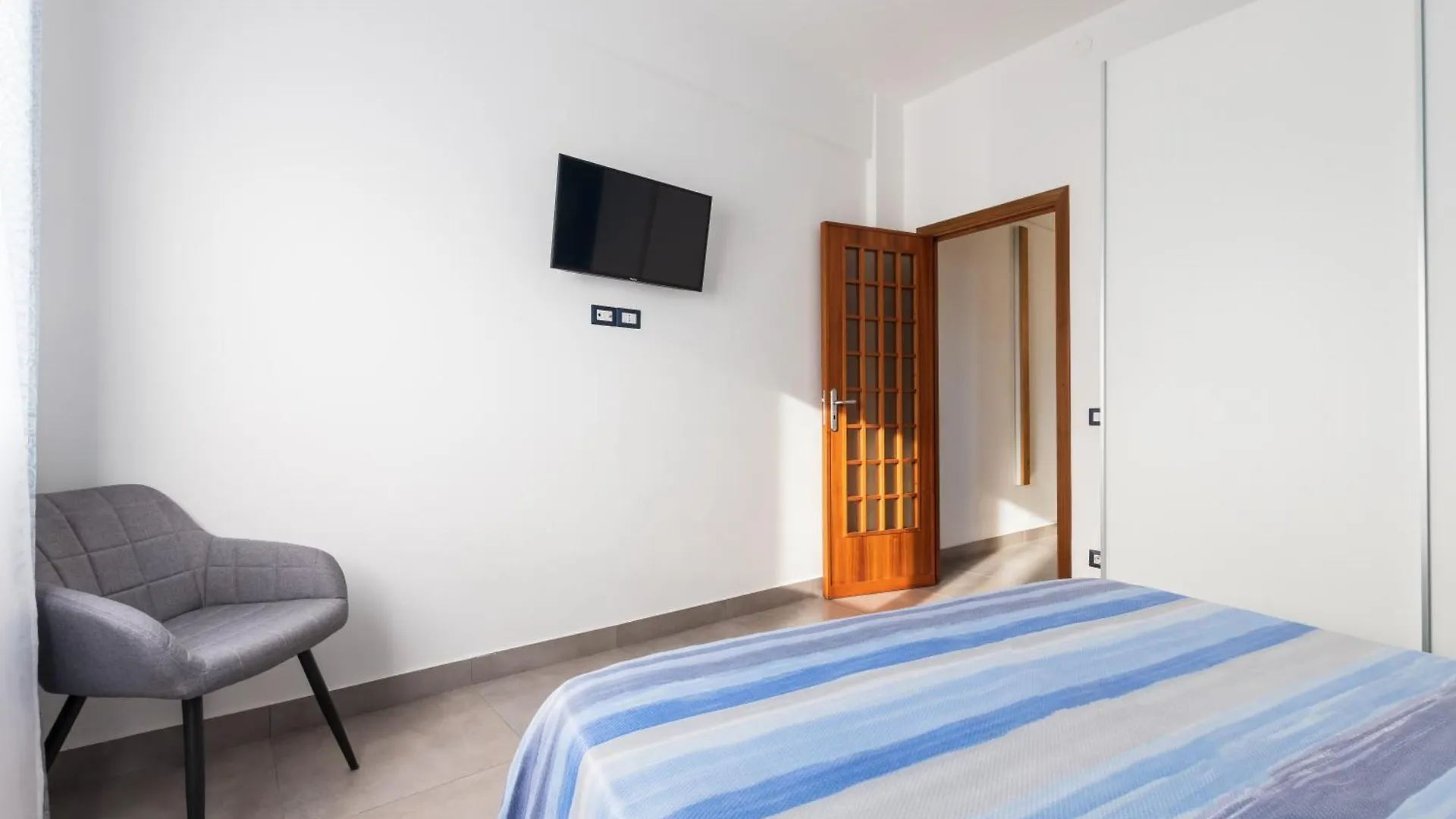 Casa De Paoli - Vista Mare Arenella, Palermo Con Parcheggio Privato Apartment